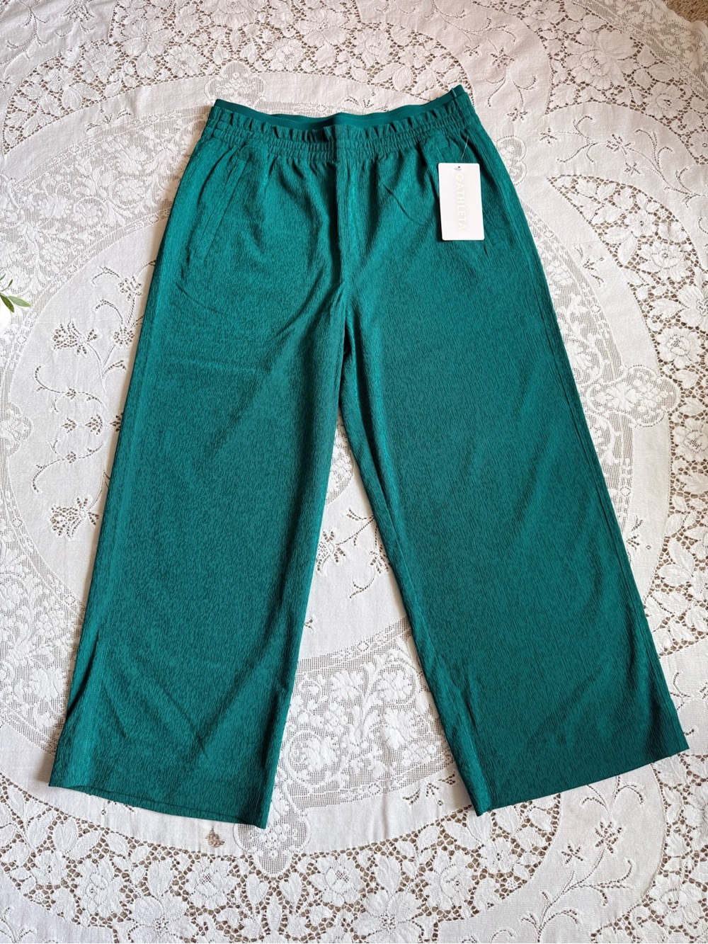 Athleta Green Echo Wide-Leg Crop Pull-On Pants Quick Dry Breathable Packable 8